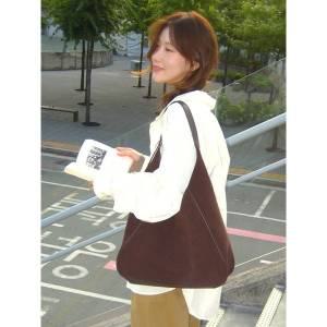 [국내매장 제품] 엘바테게브 [알로하 PICK][단독]Plaque Hobo Bag Suede (2 Colors)