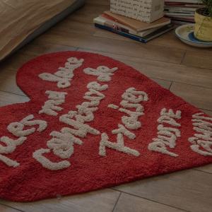 호텔파리칠 Heart Shaped Rug Chilli 212793