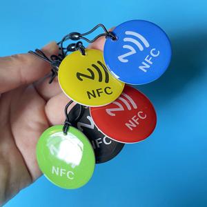 10pcs 모든 NFC 지원 전화 NFC 태그에 대 한 Lable Ntag213 에폭시 카드 RFID 13.56MHz 144 바이트 RFID 토큰 로프 방수