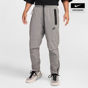 맨즈 나이키 테크 우븐 팬츠 NIKE HM8242-014