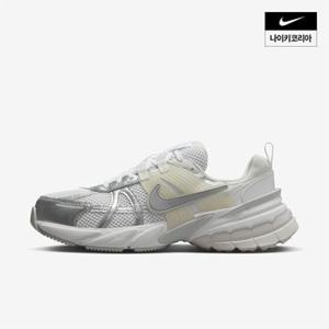 우먼스 나이키 V2K 런 NIKE FD0736-104