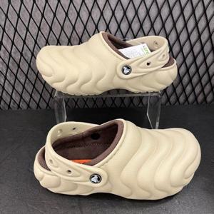 크록스 HC02 라인드 오버퍼프 클로그 CLASSIC LINED OVERPUFF CLOG UNISEX