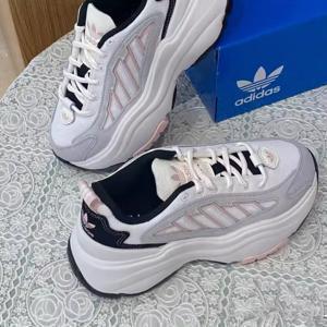 아디다스 오즈가이아 그레이 블랙 핑크 IH3397