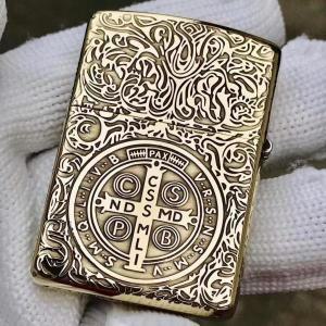 Zippo 골든 앤티크 황동 라이터, 3 면 갈망 콘스탄틴 사제 조각, 방풍 컬렉션 상자