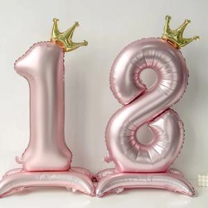 스파클링 로즈 골드 생일 배너 기념일 장식을위한 티아라 풍선 파티 배경과 거대한 생일 축하 기호