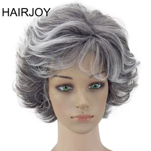 HAIRJOY ​​여성 가발 2 톤 그레이 화이트 옹 브르 합성 짧은 레이어드 곱슬 머리 푹신한 앞머리 내열성 섬유
