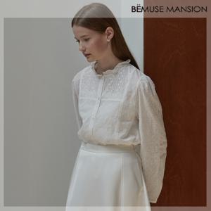 [비뮤즈맨션] Vintage lace frill blouse - Off white [BE24FATP001WH]