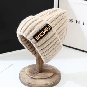 TEMU 세련된 라벨 패치 Beanies 두꺼운 니트 겨울 따뜻한 모자 솔리드 컬러 커플 니트 모자 탄성 야외 스키 모자|커플룩