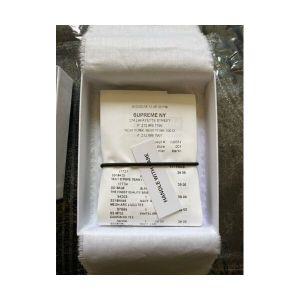 손에 Maison Margiela Supreme Receipt Wallet MM6 x Untouched Brand New