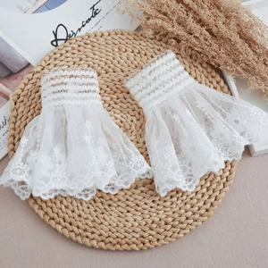 1 쌍 분리형 커프스 레이스 플라워 메쉬 가짜 플레어 슬리브 더블 레이어 Pleated Ruched False Cuffs 스웨터 블라우스 손목 워머
