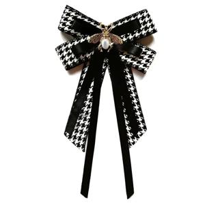 새로운 레트로 꿀벌 나비 넥타이 한국어 하이 엔드 대학 스타일 진주 라인 석 Bowtie 셔츠 핀 칼라 꽃 액세서리 여성을위한 선물