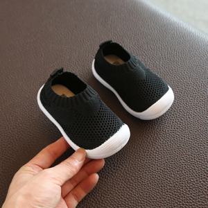 키즈 베이비 첫 워커 신발 통기성 b 유아 유아 신발 소녀 소년 캐주얼 메쉬 신발 부드러운 바닥 편안한 미끄럼 방지 신발