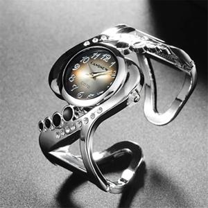 새로운 디자인 여성 팔찌 손목 시계 석영 크리스탈 럭셔리 Relojes 라인 석 패션 여성 시계 뜨거운 판매 Eleagnt Mujer 시계