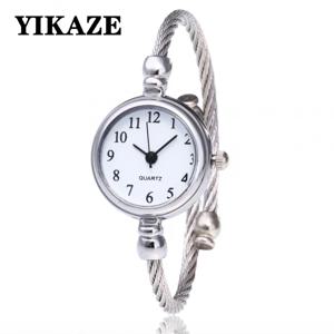 YIKAZE 작은 골드 팔찌 팔찌 럭셔리 시계 스테인레스 스틸 레트로 숙녀 석영 손목 시계 패션 캐주얼 얇은 체인 시계