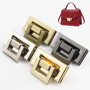 1pc 금속 사각형 작은 가방 회전 잠금 트위스트 잠금 걸쇠 가죽 공예 여성 가방 핸드백 어깨 가방 지갑 DIY 가방 하드웨어