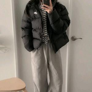 나이키 우먼스 써마핏 블랙 메트로 루즈 다운 숏패딩