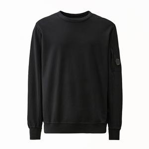 25SS CP컴퍼니 렌즈 코튼 맨투맨 블랙 18CMSS019A 002246G 999