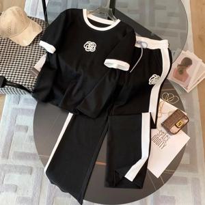여름 여성의 화이트 블랙 세트 라운드 넥 짧은 소매 티셔츠와 바지 세트 여성용 2 조각 Tracksuits 의상
