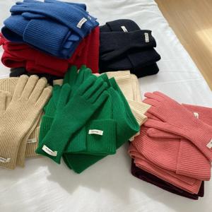 여성 니트 모자 스카프 장갑 세트 솔리드 따뜻한 가을 겨울 2025 패션 그린 블루 레드 러블리 3 Pcs 모자 & 장갑 세트 여성
