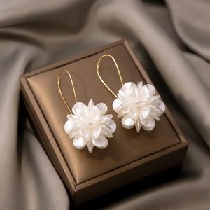2PC 여성 패션 트렌드 DIY 진주 꽃잎 볼 귀걸이 야외 여행 카니발 연회 파티 휴일 드레싱 선물