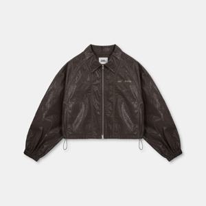 레이어드 로고 유광 코팅 크롭 바람막이 [BROWN]