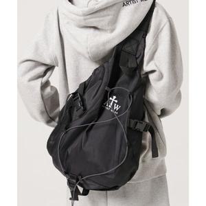 [매장정품] ARTISTWEAR [ATW] 로고 슬링백 AT2EH-F1AC907