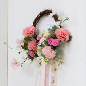 카네이션 조화 인테리어 꽃 장식 리스 43x40cm 어버이날 선물 벽걸이