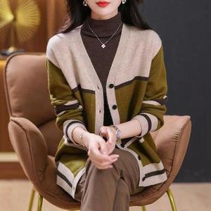 M6T 여자카디건 롱 가을 루즈핏 니트코트 캐주얼 배색 리카4 세미긴팔 브이넥