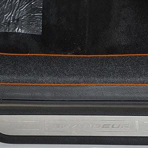 그랜져IG 도어스탭 커버 기스 발자국 스크래