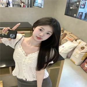 짧은 버블 슬리브 자수 레이스 슬림핏 셔츠 원 숄더 디자인 통근 스타일 V 넥 퓨어 컬러 싱글 버튼 클로저