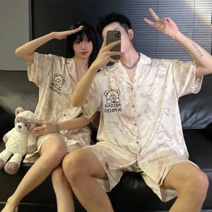여성 얼음 실크 잠옷 세트 만화 곰 잠옷 Loungewear 버튼 다운 잠옷 남성 Pijama Homewear 반바지 커플을위한 설정