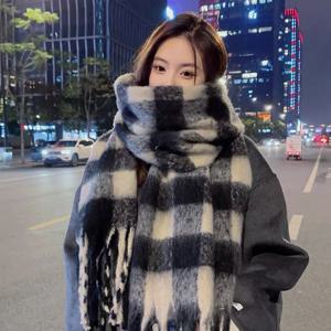 2024 여성을위한 겨울 스카프 럭셔리 캐시미어 따뜻한 클래식 체크 담요 랩 여성 두꺼운 부드러운 큰 술 목도리 긴 판초