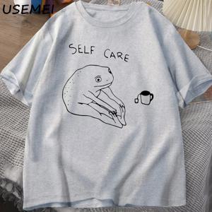 재미 있은 개구리 셀프 케어 티셔츠 레트로 Cottagecore 개구리 인쇄 된 Tshirt 여성 남성 여름 라운드 넥 반팔 티셔츠 streetwear