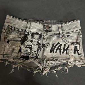 Y2k 펑크 반바지 빈티지 streetwear 여성 구멍 emo 소녀 고딕 힙합 낮은 허리 tassels 애니메이션 바지 섹시한 여름 뜨거운 데님 짧은