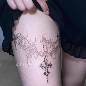 여자 허벅지를위한 허브 크로스 펜던트 가짜 문신 섹시한 가시 날개 문신 스티커 Tatuajes Temporales 방수 나비 문신