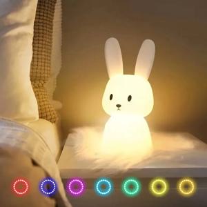 LED 밤 빛 귀여운 토끼 동물 만화 실리콘 램프 디 밍이 가능한 USB 충전식 어린이 침실 선물 잠자는 빛