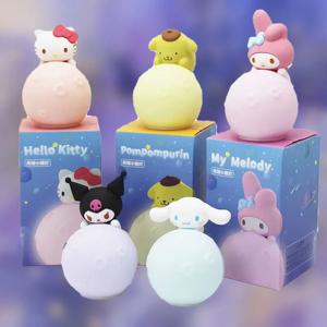 Sanrio 캐릭터 Moon Lunar Nightlight Kuromi 헬로 키티 서프라이즈 블라인드 백 선물 장난감 모델 애니메이션 피규어 장식품 수집
