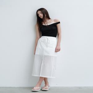 [앳코너] [[24SS]] AESK4B404WT 시어 에이치라인 롱 스커트 화이트