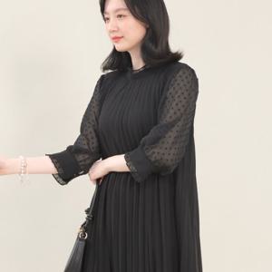 애비뉴투지 엄마옷 도트 쉬폰 시스루 플리츠 칠부 원피스 K05431