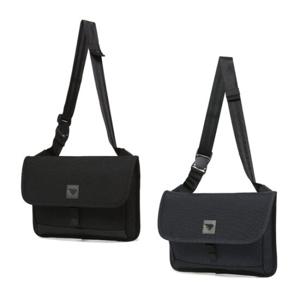 [다이나핏 공식](택가109,000원) 공용 쉴드 크로스백_YUA23B15
