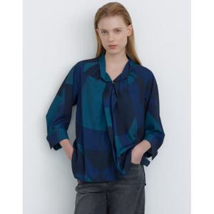 닥스 여성 24FW 가격인하네이비 시즌 프린트 셔링넥 7부 소매 블라우스 DLBL4D801N2