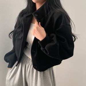 [패션이슈] 아몬 하이넥 크롭 자켓 Iu6F80