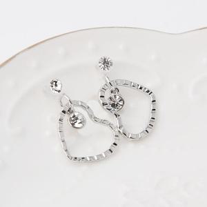 [메리그린] 실리콘 핀 귀찌/귀걸이 큐빅하트 4종 택1