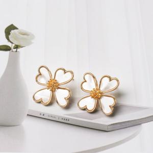 스와니 봄날의 꽃 귀걸이 (A489001E/ACCESSORIES)