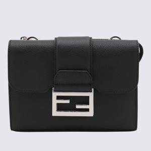 펜디 블랙 가죽 플랩 클로저 숄더 백 7VA649 APDRF0GXN