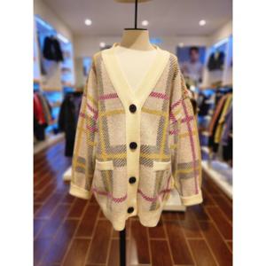 [블루테일울산](AWG6CK01IV)아이보리 체크 자가드 니트 가디건 FW신상 굿럭템 인기상품