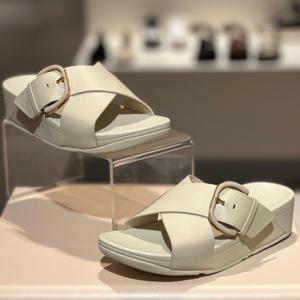 핏플랍 25S/S 루루 버클 레더 크로스 여성 슬라이드 FFSO5E258I2 베이지