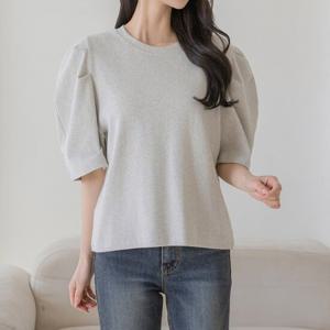 [올리비에스클로젯] 소매 핀턱 5부 티셔츠_O2504TS045B