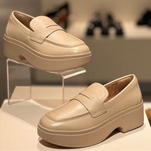 핏플랍24FW F-루마 레더 데미-웨지 여성 페니 로퍼 FFSO4F074I3 베이지