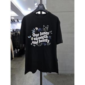 바쏘옴므 세이브존03 바쏘 25 블랙 면 혼방 플라워 자수 라운드넥 반팔 티셔츠 BSAGZ2KR21ABKA